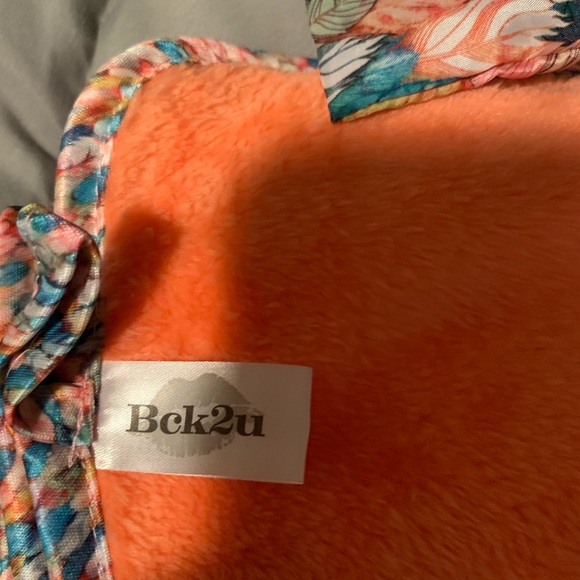 Makeup Remover Clothes - Picture 3 of 3